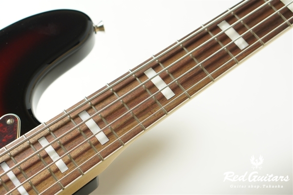 Made in Japan Traditional Late ’60s Jazz Bass - 3-Color Sunburst
